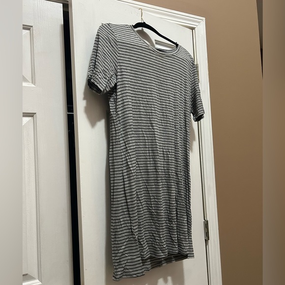 Long grey and black striped t shirt dress - Picture 1 of 1
